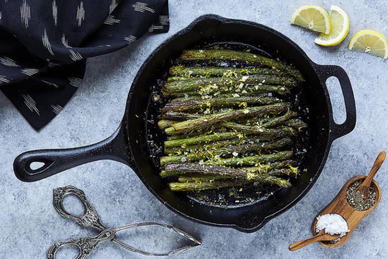 11 Healthy Cast Iron Skillet Recipes Mindbodygreen 