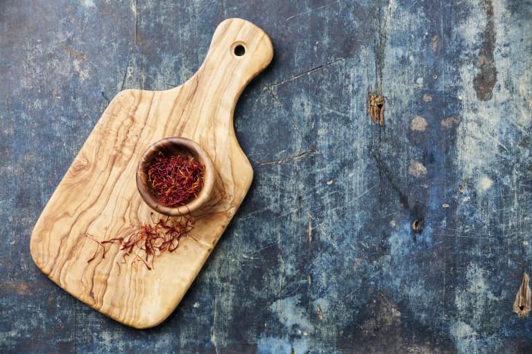 Saffron And How To Use It Everyday mindbodygreen