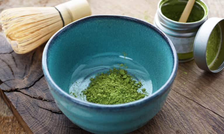 4 Green Powders To Add To Your Diet Right Now - mindbodygreen