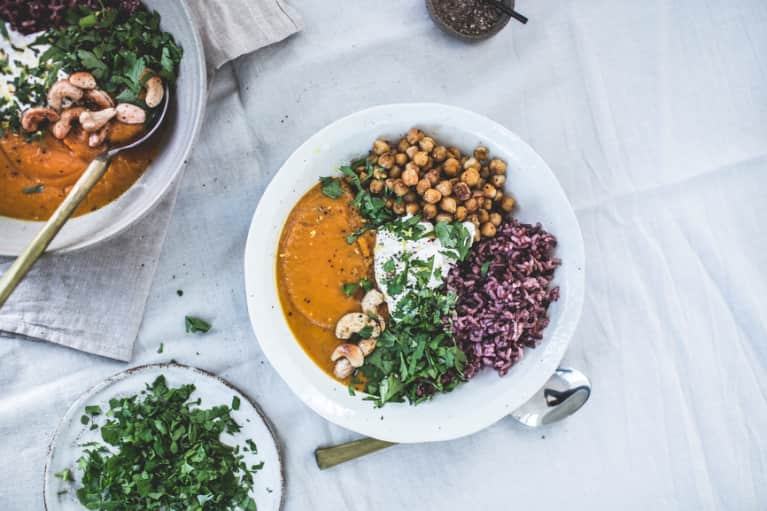 How To Host A Healthy Dinner Party Mindbodygreen