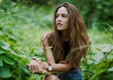 5 Must-Eats For Your Healthiest, Shiniest Hair Ever - mindbodygreen