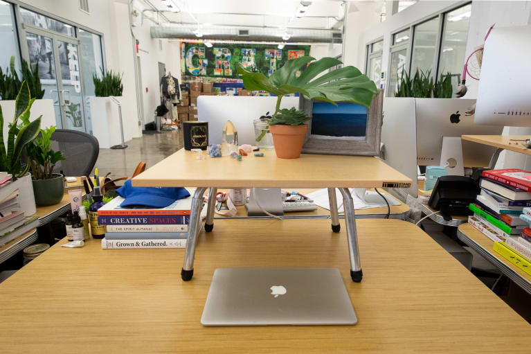 How To Feng Shui Your Desk 7 Changes That Really Work
