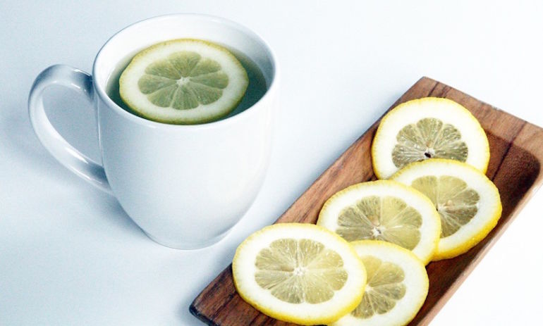 Can you lose weight by drinking hot lemon water?