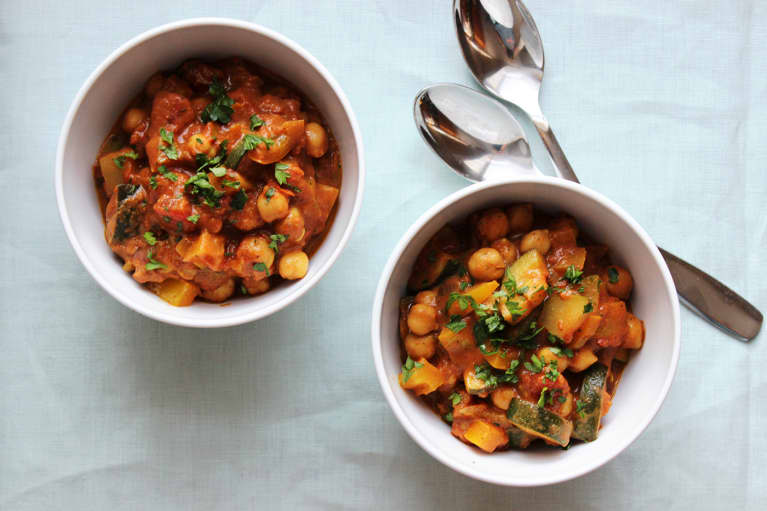 A 15-Minute (One Pan!) Vegan Meal To Make Tonight: Chickpea Masala