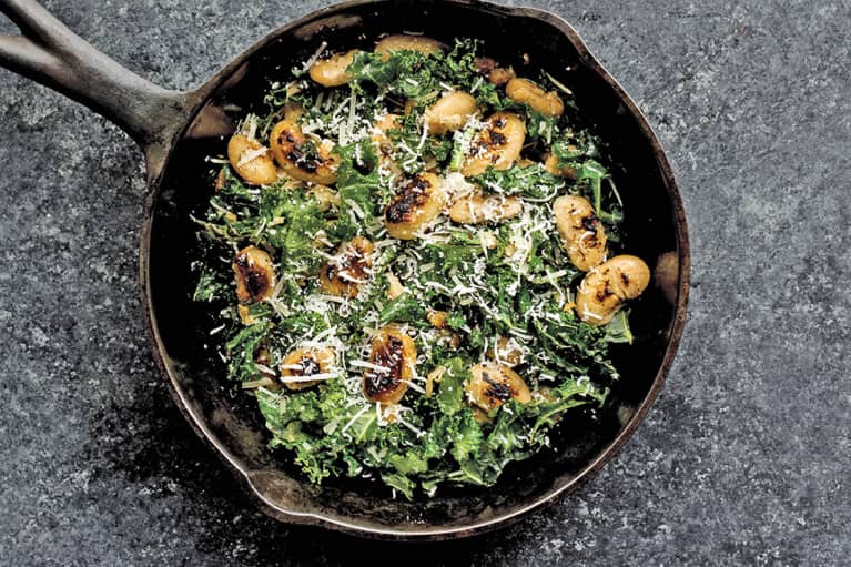 5 Days Of Healthy Meals: Gut-Friendly Sautéed Kale + Butter Beans Edition