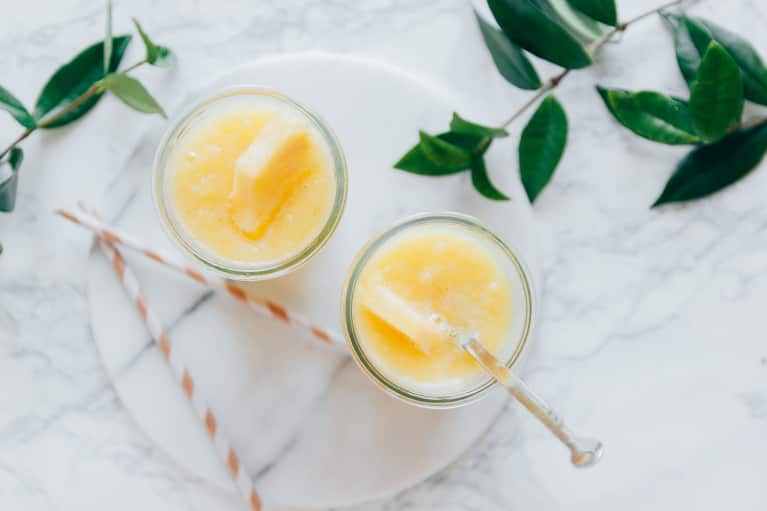 This Turmeric Smoothie Has A Weird But Super Gut-Healing Ingredient. Would You Try It?