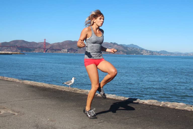Get Fit In 12 Minutes With Your Body Weight & A Jump Rope