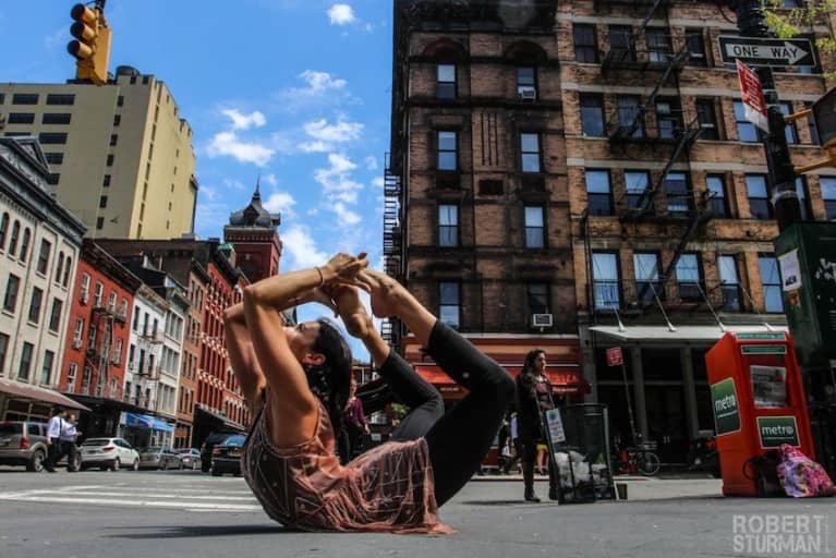 Yoga In The Heart Of New York City (Incredible Photos)