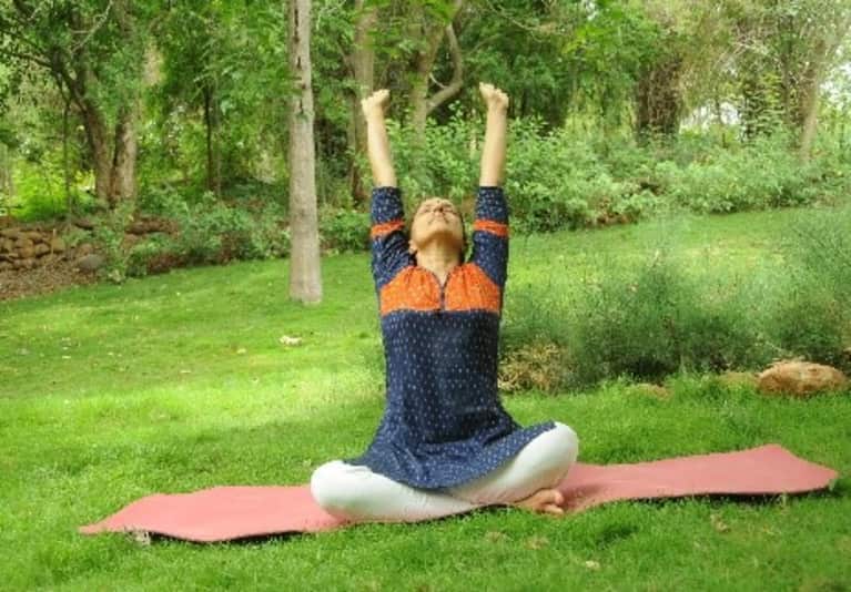 Dealing With Back Pain? Try These Simple Stretches