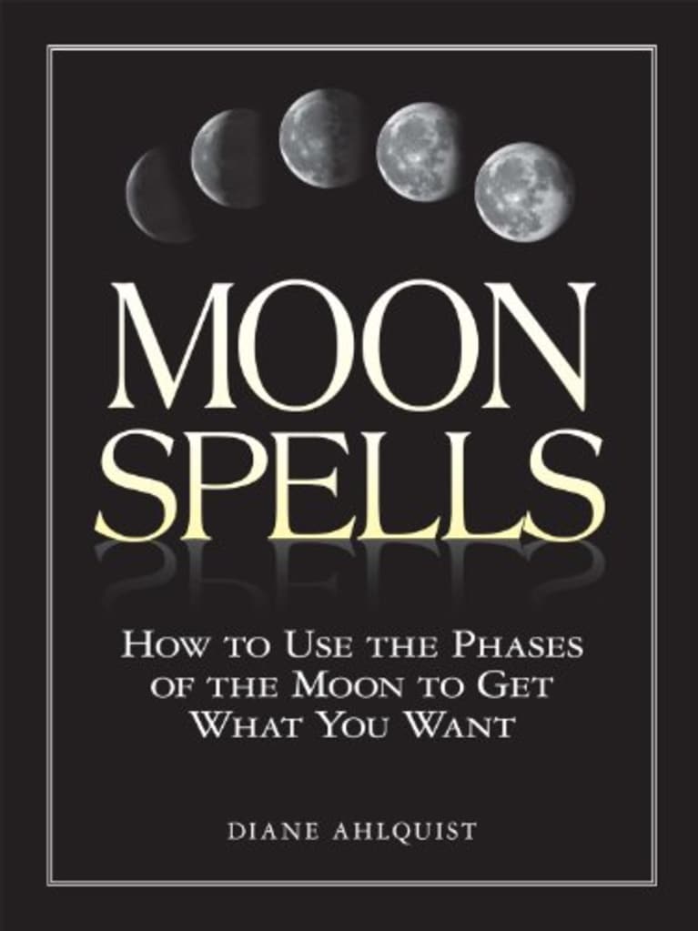 8 Spiritual Books To Read On Full Moon Nights