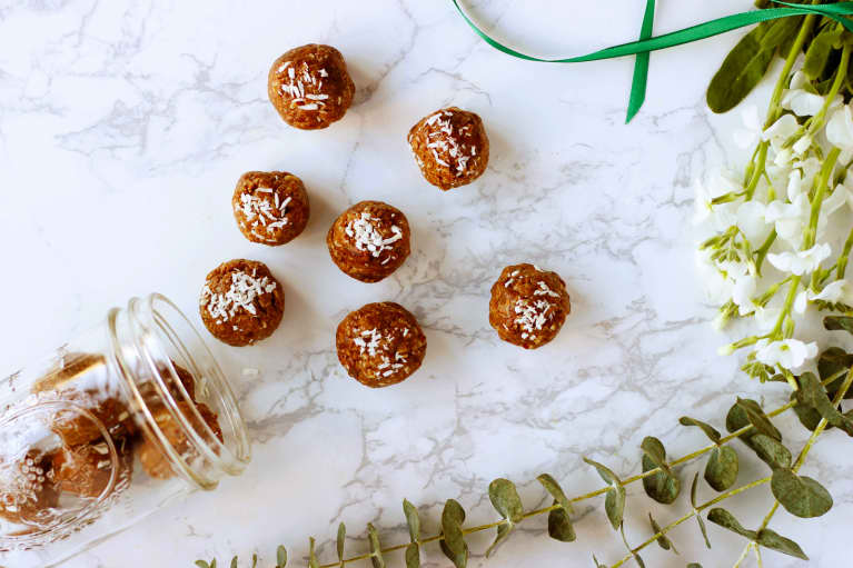 3 No-Bake Holiday Cookie-Flavored Energy Balls