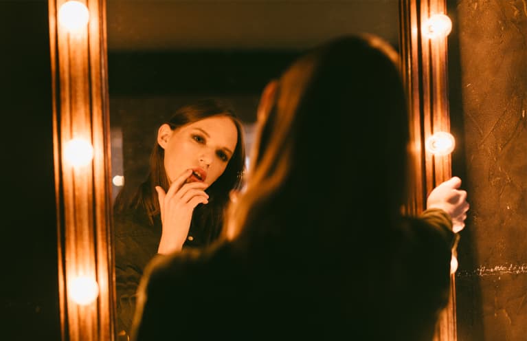 11 Signs Someone Has A God Complex & How It Differs From Narcissism 11 Signs Someone Has A God Complex & How It Differs From Narcissism