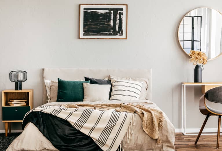 The Best Color For A Relaxing Bedroom According To Feng Shui