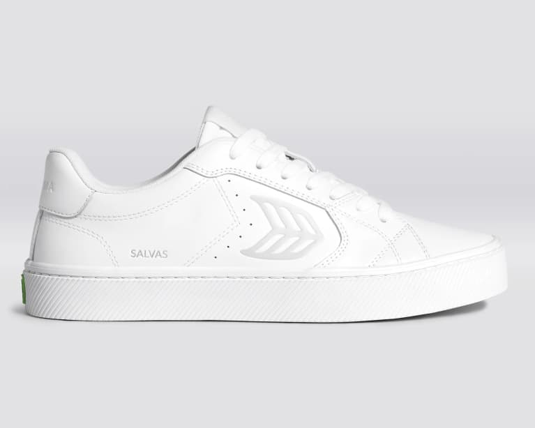 White sneakers with white laces