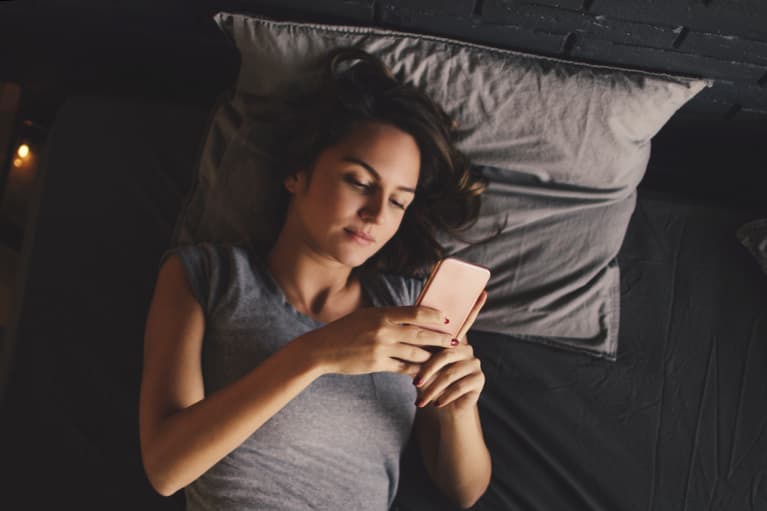This "Innocent" Bedtime Habit Is Seriously Messing With Your Melatonin Levels