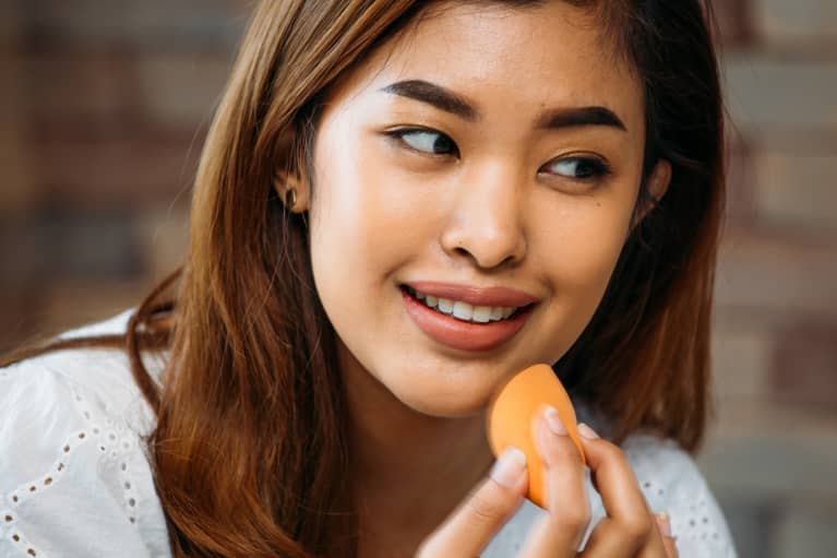 How To Clean Makeup Sponges: Expert Tips On What Actually Works