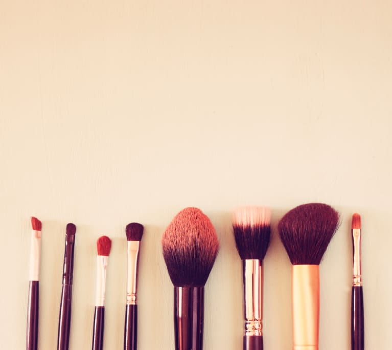 how to clean makeup brushes naturally