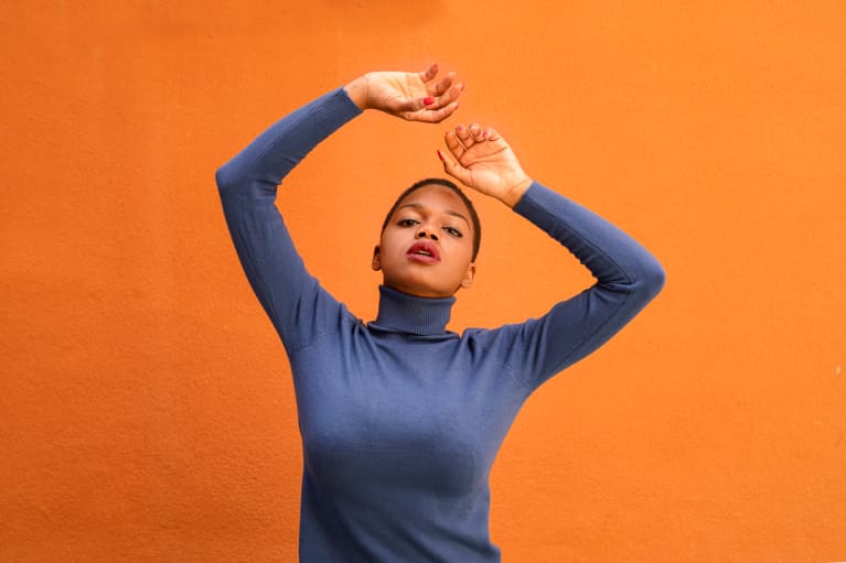 "Emotional Acupuncture" Can Help Ease Holiday Stress — Here's A 5-Minute Routine