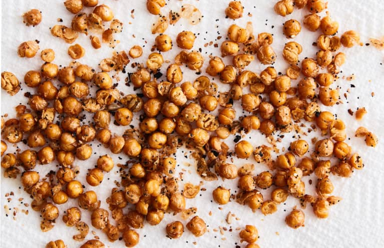 These Healthy Everything-Seasoned Chickpeas Will Totally Up Your Snack Game