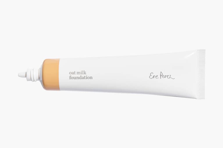 <p>Ere Perez Oat Milk Foundation in Honey</p> <p>Ere Perez Oat Milk Foundation in Honey</p>