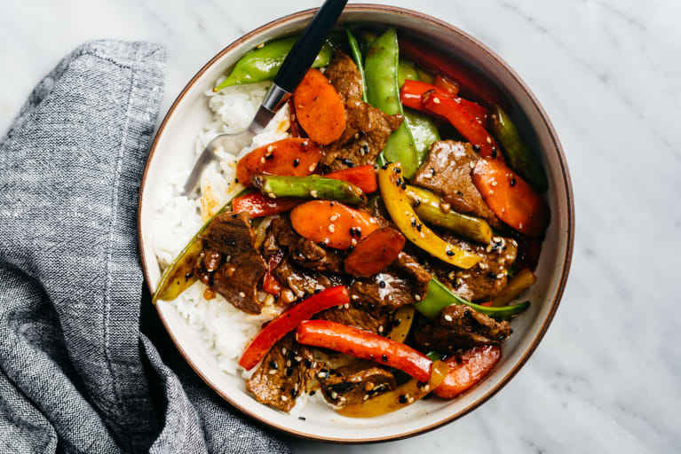 Beef Stir-fry with Fresh Carrots, Peppers, and Peas
