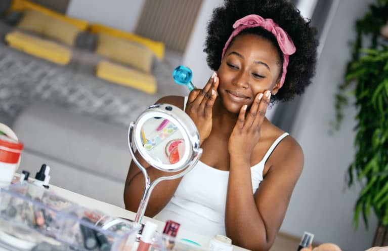 This Is The Key To Reducing Puffiness & Dark Circles + How To Do It