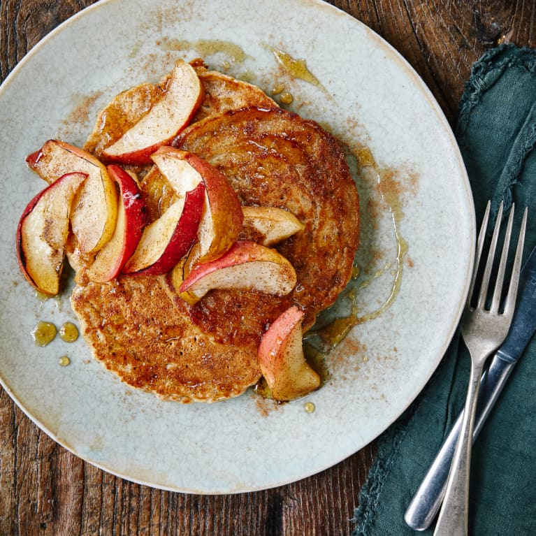 A 10-Minute Vegan Pancake Recipe With Warm, Cinnamony Apples