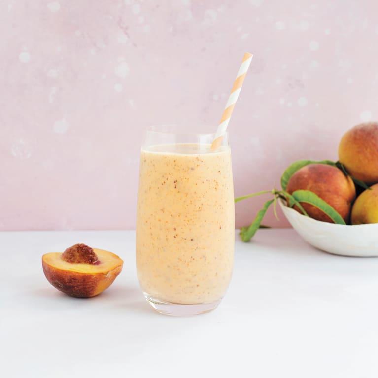 This Summery Peach Smoothie Has A Secret Anti-Inflammatory Ingredient