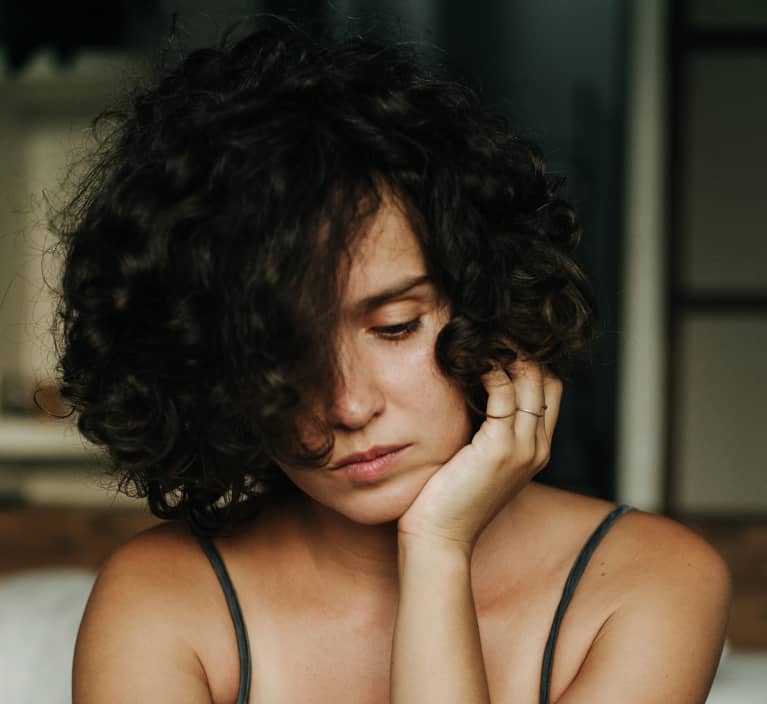 I'm A Psychotherapist & Here Are 12 Tools I Use To Heal From Heartbreak