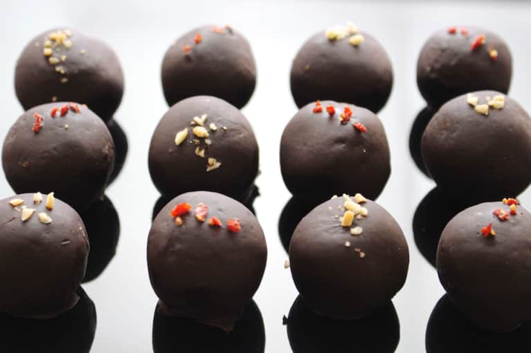 Vegan Chocolate Truffles You'll Want To Eat Every Day