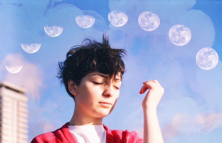 7 Ways To Harness This Week's New Moon In Emotionally Transformative Pisces
