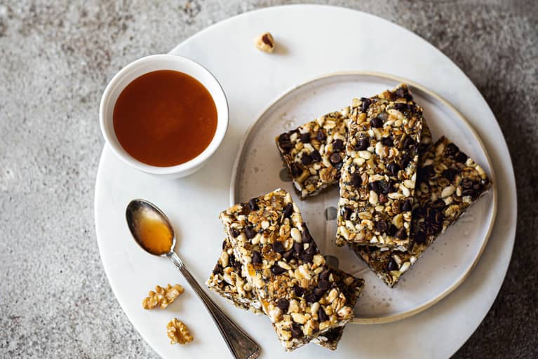 These No-Bake Chocolate Snack Bars Are Brimming With Brain-Health Benefits