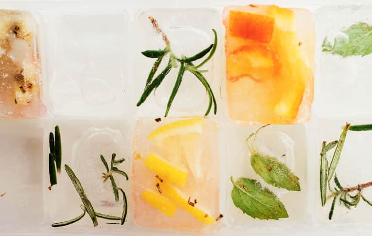 This 10-Second Ice Cube Trick Can Make All Your Go-To Drinks Way Healthier