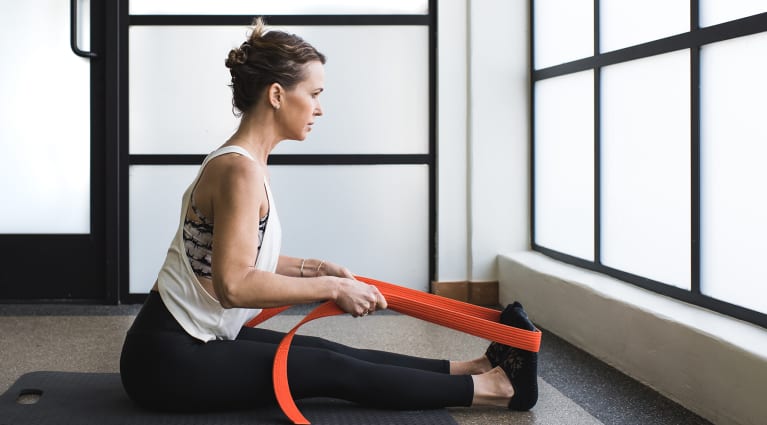 Hamstring stretch with extended spine Hamstring stretch with extended spine