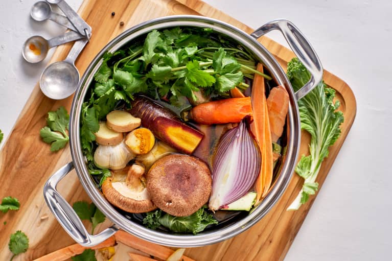 7 Inflammation-Busting Broths That'll Get Your Gut Health In Tiptop Shape