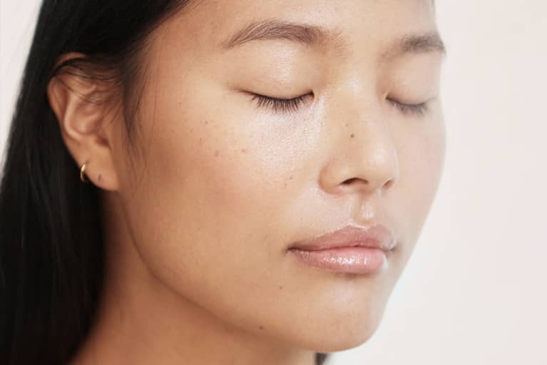 The Simple Hack You Need For Juicy, Dewy Skin (No Makeup Required)